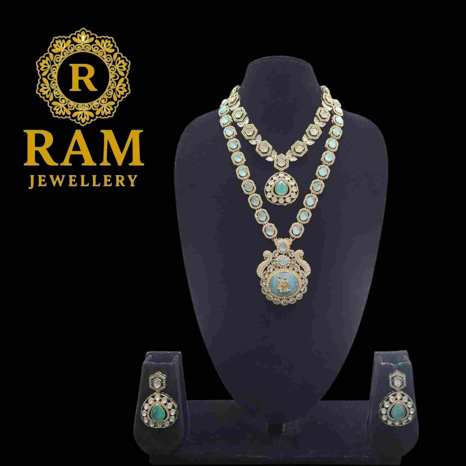 MOZONITE  NECKLESS