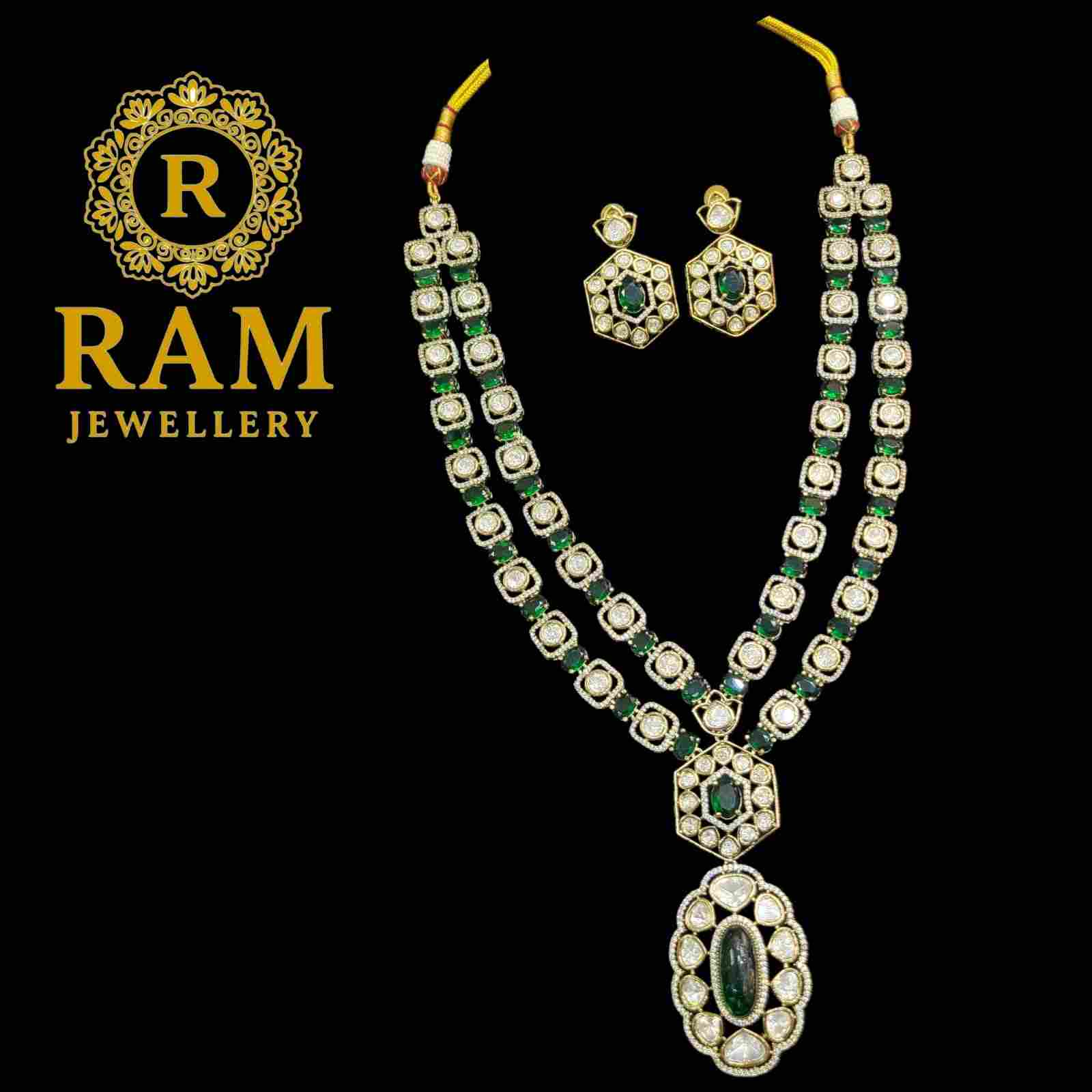 MOZONITE  NECKLESS
