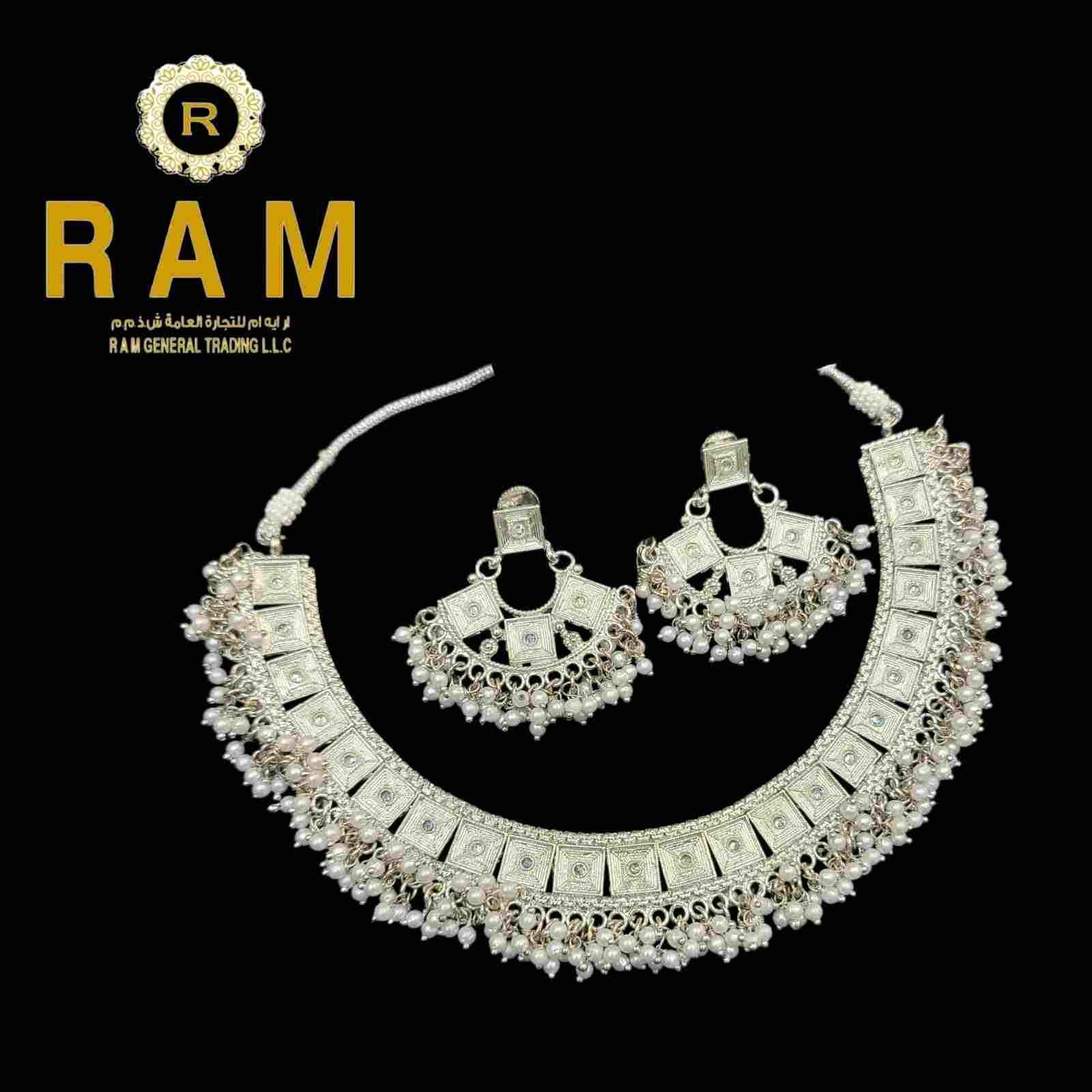 POLKI NECKLESS WITH EARINGS