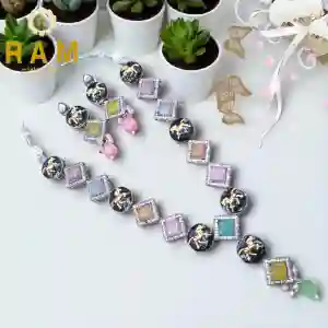 MOZONITE  NECKLESS